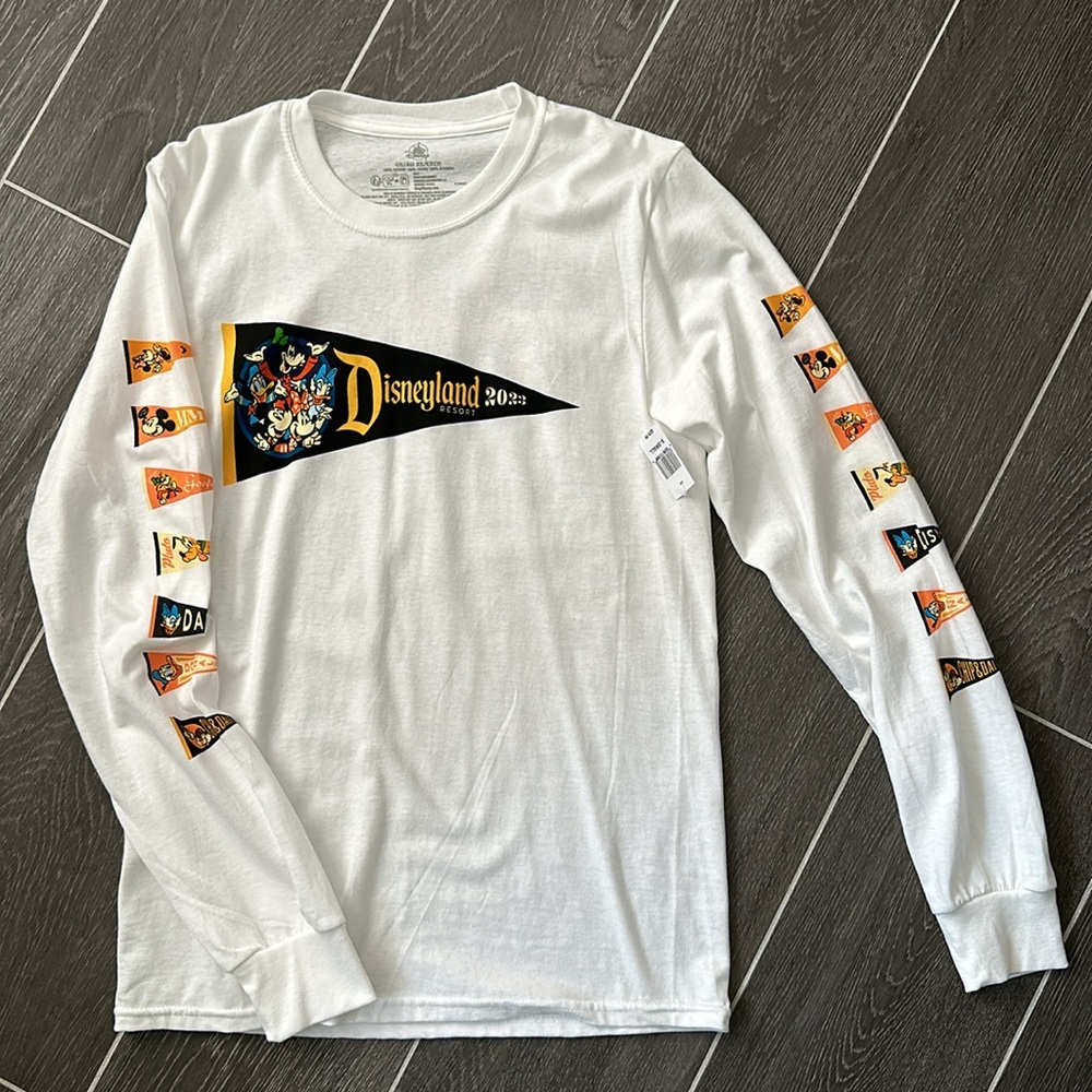 NWT Disneyland Resort Mickey & Friends 2023 pennants long sleeve shirt sz XS